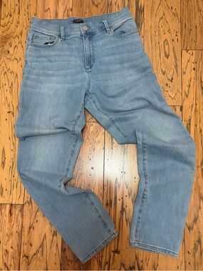 Ann Taylor Factory Straight Jeans in Light Blue Wash Size 4